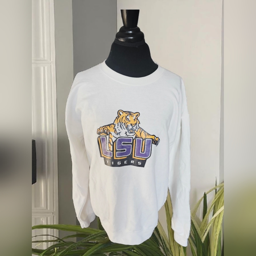Heavy Blend White Sweatshirt